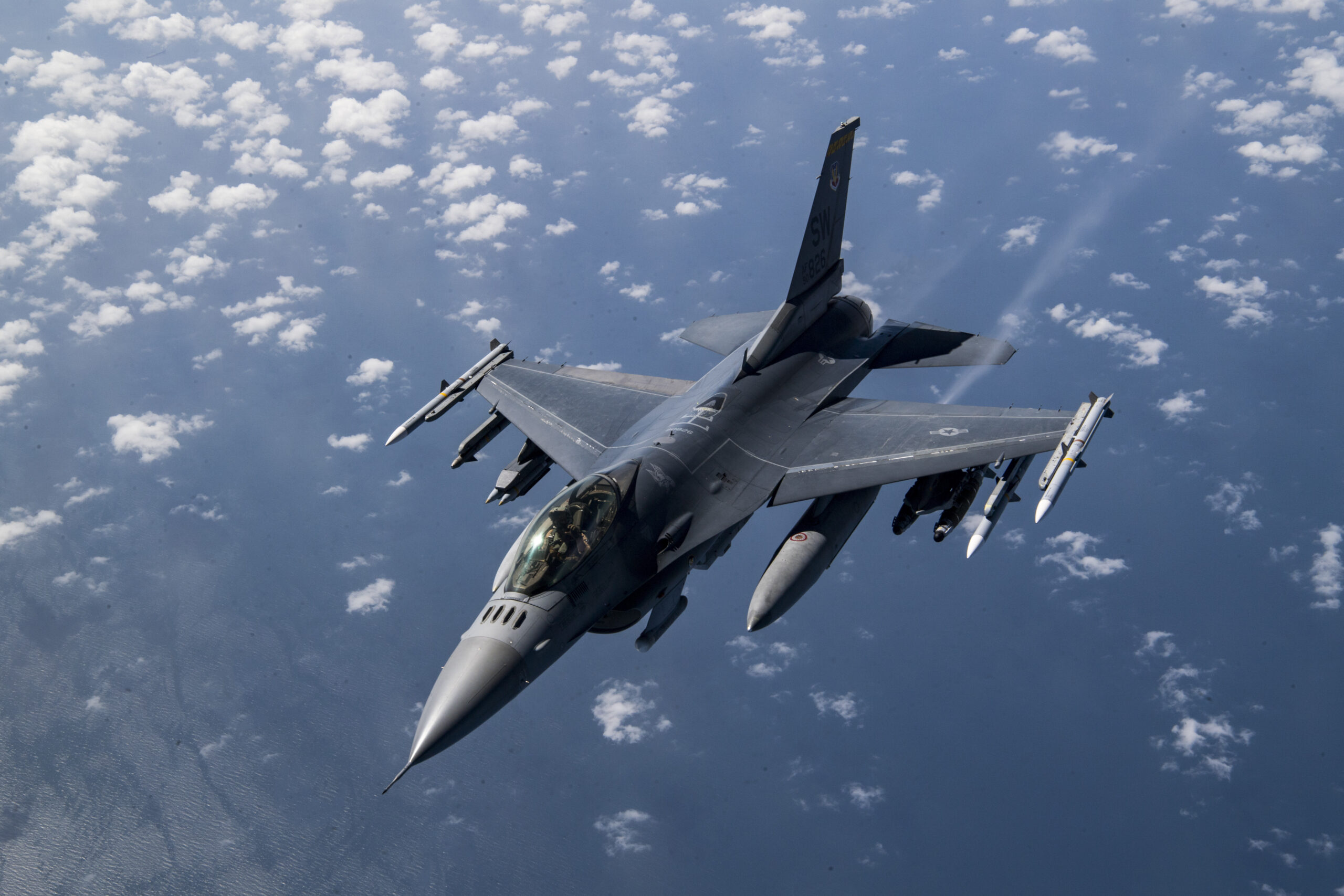 28th-ears-refuels-fighting-falcons-over-afghanistan-3